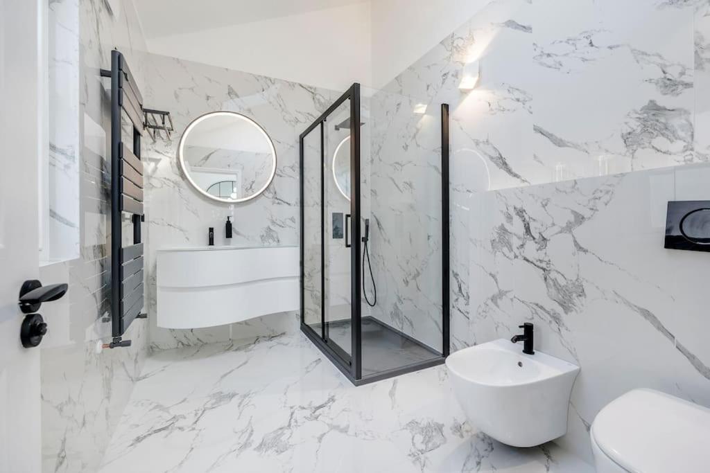 House 10 Mins To Tower Bridge Hot Tub & Parking Villa London Ngoại thất bức ảnh