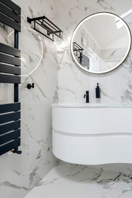 House 10 Mins To Tower Bridge Hot Tub & Parking Villa London Ngoại thất bức ảnh